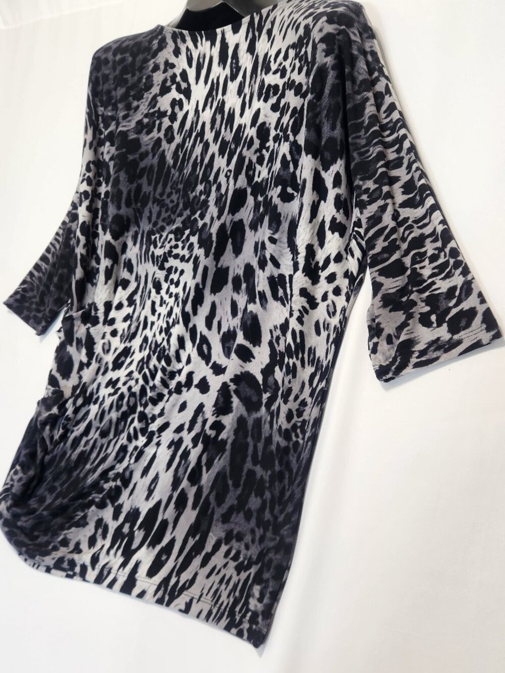 NWT Iman Global Chic Animal Print Top M Gray Black Boatneck ¾ Sleeve HSN - Picture 5 of 10